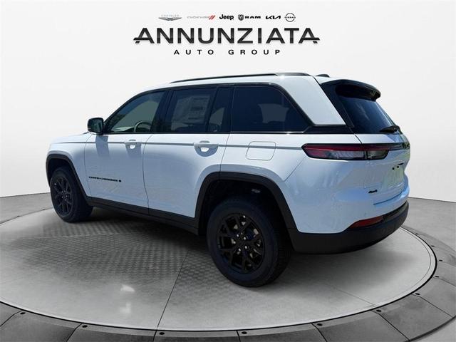 Photo of 2025 Bright White Clearcoat Jeep Grand Cherokee
