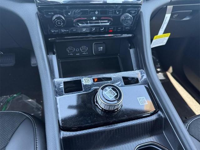 Photo of 2025 Bright White Clearcoat Jeep Grand Cherokee