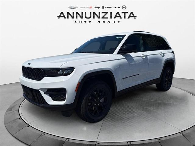 Photo of 2025 Bright White Clearcoat Jeep Grand Cherokee