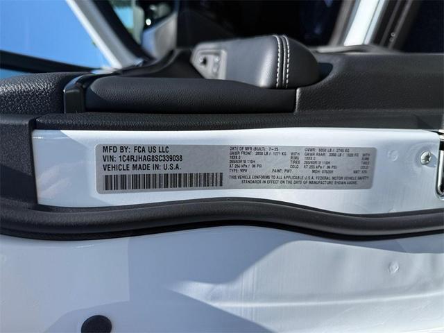 Photo of 2025 Bright White Clearcoat Jeep Grand Cherokee