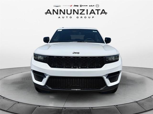 Photo of 2025 Bright White Clearcoat Jeep Grand Cherokee