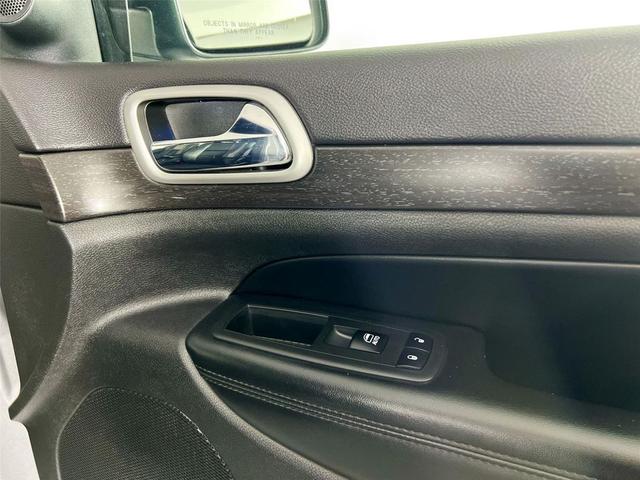 Photo of 2018 Billet Silver Metallic Clearcoat Jeep Grand Cherokee