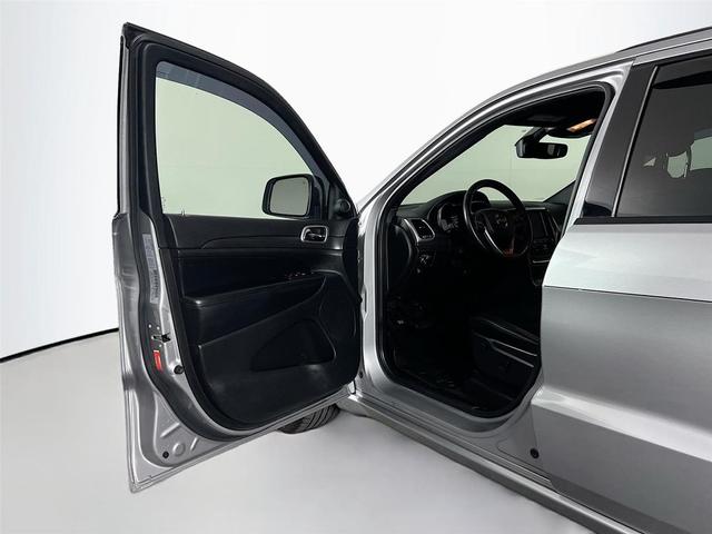 Photo of 2018 Billet Silver Metallic Clearcoat Jeep Grand Cherokee