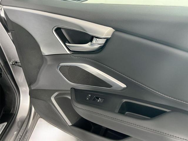 Photo of 2024 Liquid Carbon Metallic Acura RDX