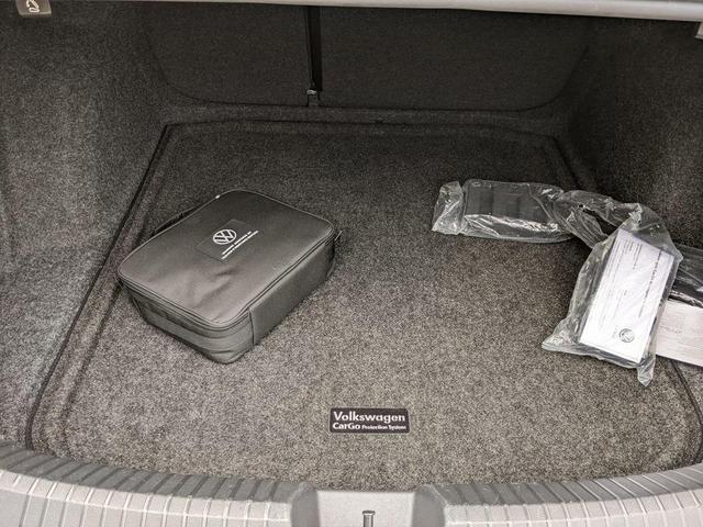 Photo of 2022 Silver Metallic Volkswagen Jetta