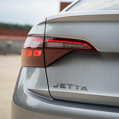 Photo of 2022 Silver Metallic Volkswagen Jetta