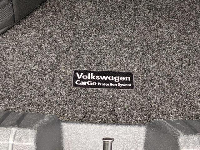 Photo of 2022 Silver Metallic Volkswagen Jetta