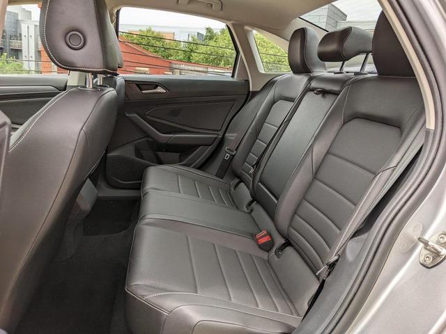 Photo of 2022 Silver Metallic Volkswagen Jetta