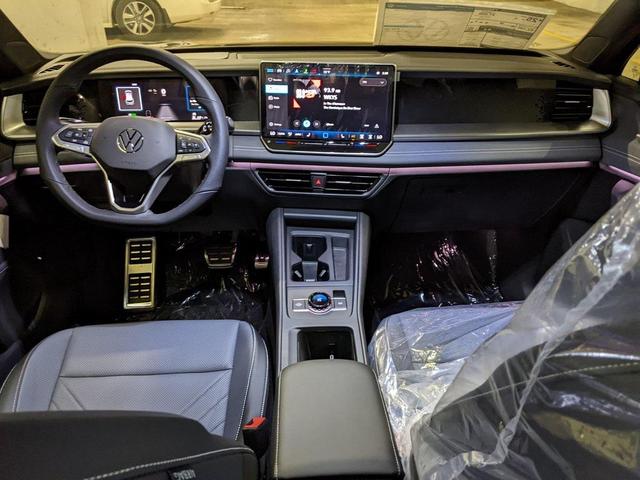 Photo of 2025 Deep Black Pearl Volkswagen Tiguan