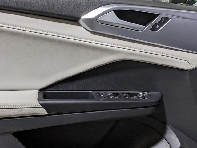 Photo of 2025 Pure White Volkswagen Taos