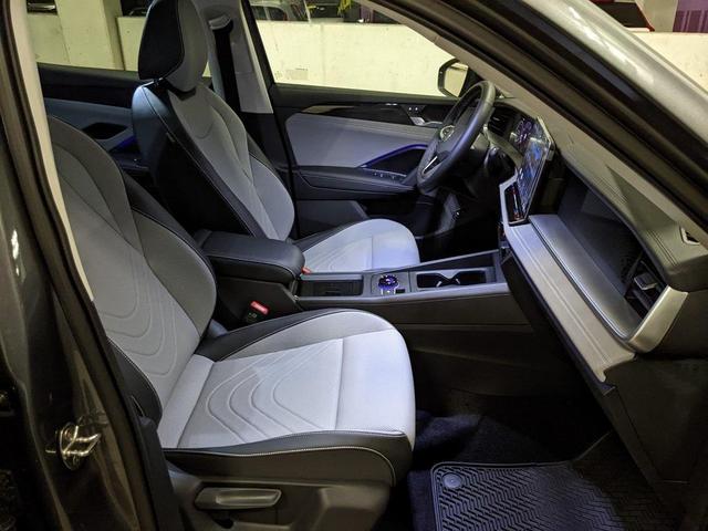 Photo of 2026 Platinum Volkswagen Tiguan