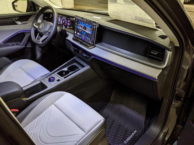 Photo of 2026 Platinum Volkswagen Tiguan