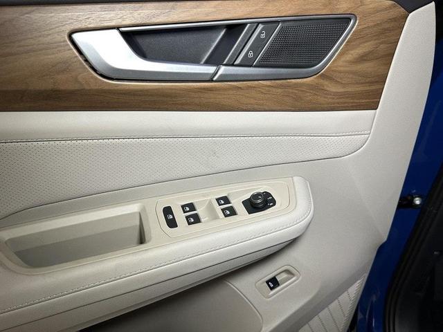 Photo of 2025 Mountain Lake B Volkswagen Atlas