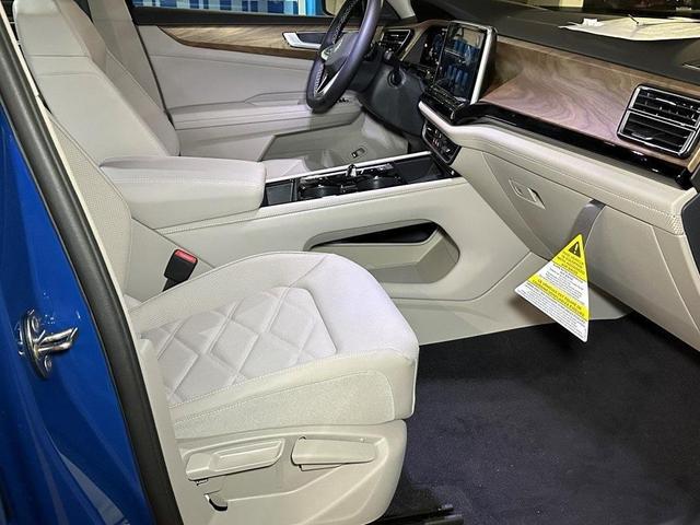Photo of 2025 Mountain Lake B Volkswagen Atlas
