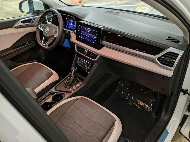 Photo of 2025 Pure White Volkswagen Taos