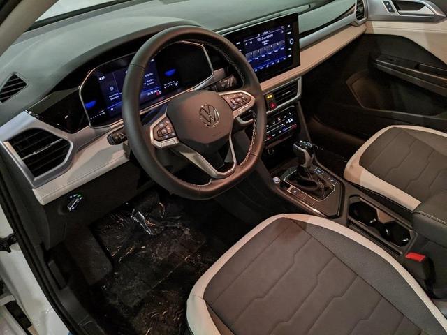Photo of 2025 Pure White Volkswagen Taos