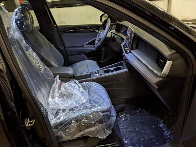 Photo of 2025 Deep Black Pearl Volkswagen Tiguan