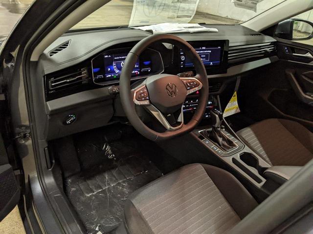 Photo of 2025 Platinum Volkswagen Jetta