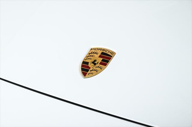 Photo of 2024 Carrara White Metallic Porsche Cayenne