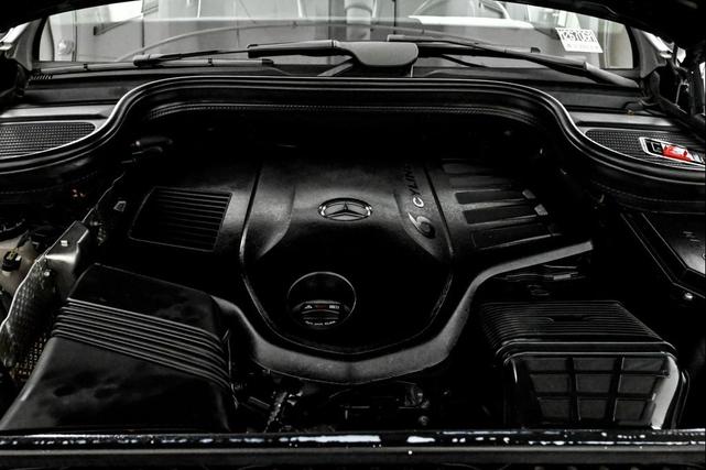 Photo of 2023 Black Mercedes-Benz GLE 450