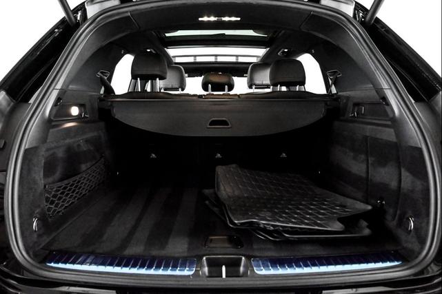 Photo of 2023 Black Mercedes-Benz GLE 450