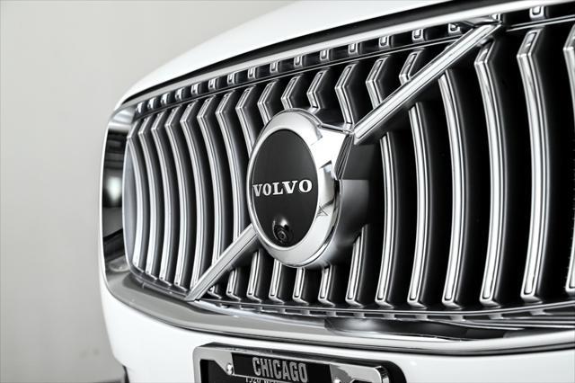 Photo of 2022 CRYSTAL WHITE MET Volvo XC90 Recharge Plug-In Hybrid