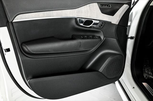 Photo of 2022 CRYSTAL WHITE MET Volvo XC90 Recharge Plug-In Hybrid