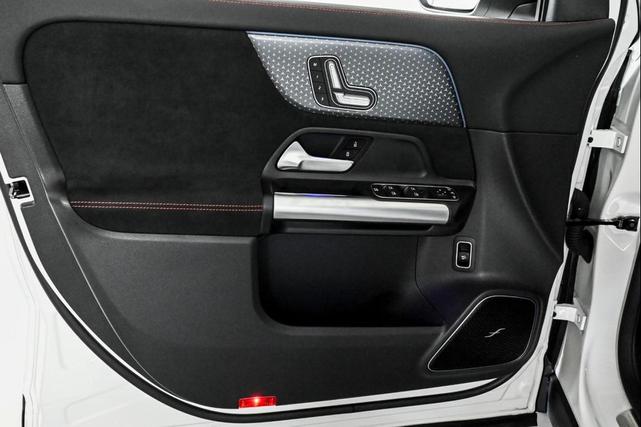 Photo of 2024 Polar White Mercedes-Benz GLA 250