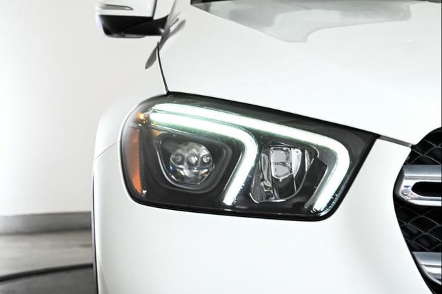Photo of 2021 Polar White Mercedes-Benz GLE 450