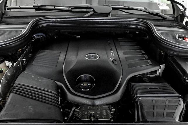 Photo of 2021 Polar White Mercedes-Benz GLE 450