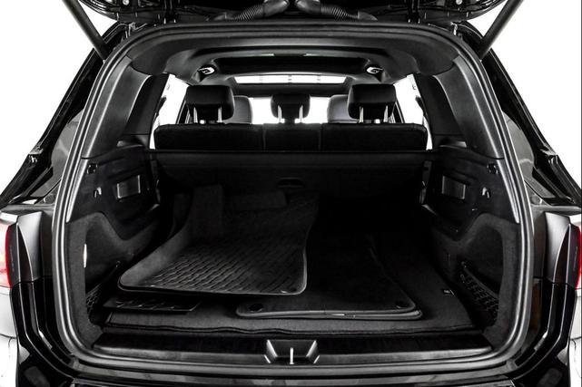 Photo of 2024 Night Black Mercedes-Benz GLB 250