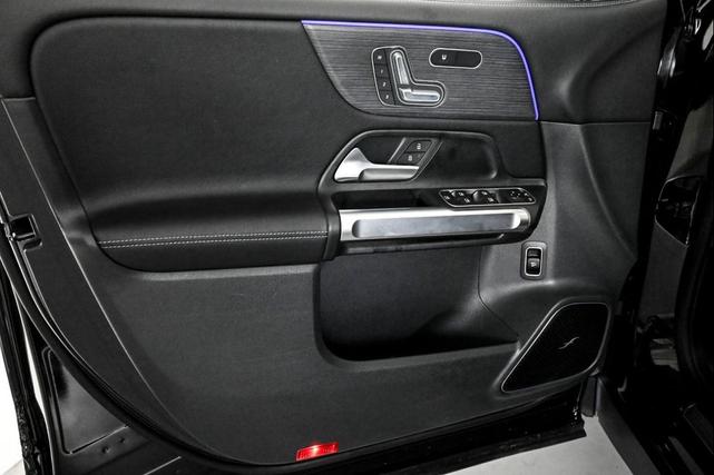 Photo of 2024 Night Black Mercedes-Benz GLB 250