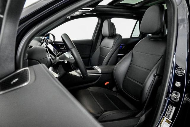 Photo of 2024 NAUTICA BLUE Mercedes-Benz GLC 300