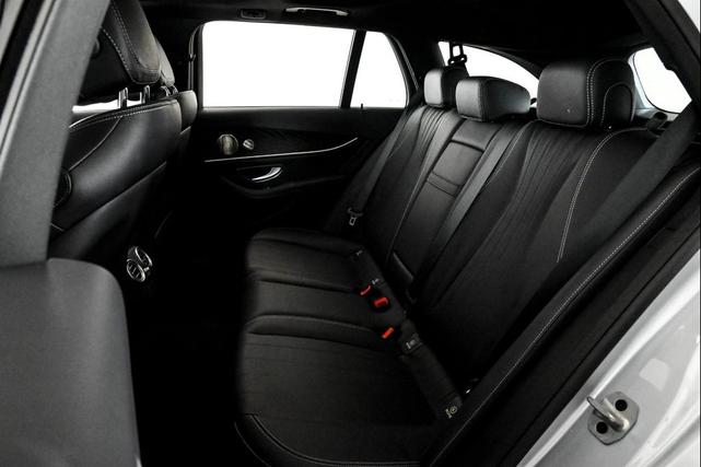 Photo of 2022 CIRRUS SILVER Mercedes-Benz E-Class