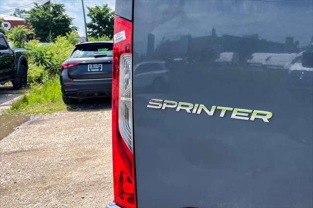Photo of 2019 Graphite Grey Mercedes-Benz Sprinter 1500