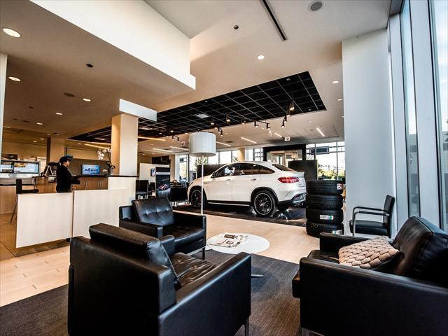 Photo of 2025 Night Black Mercedes-Benz GLB 250