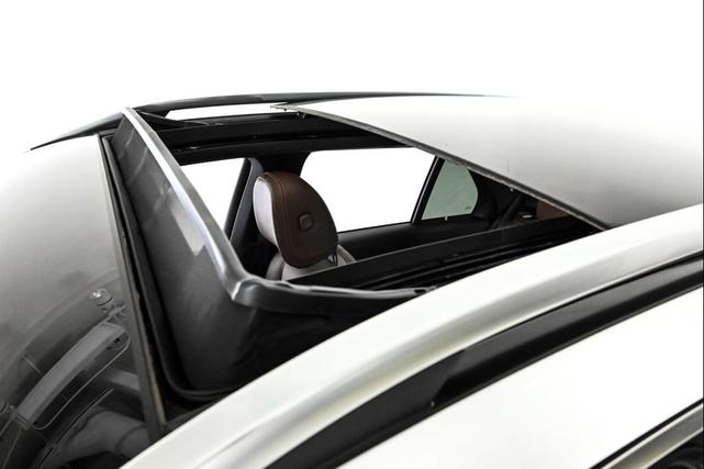 Photo of 2025 Polar White Mercedes-Benz GLE 450e