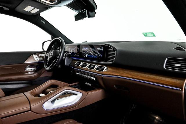Photo of 2025 Polar White Mercedes-Benz GLE 450e