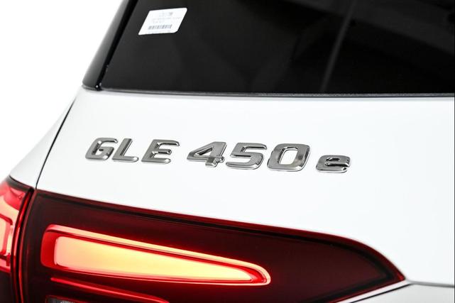 Photo of 2025 Polar White Mercedes-Benz GLE 450e
