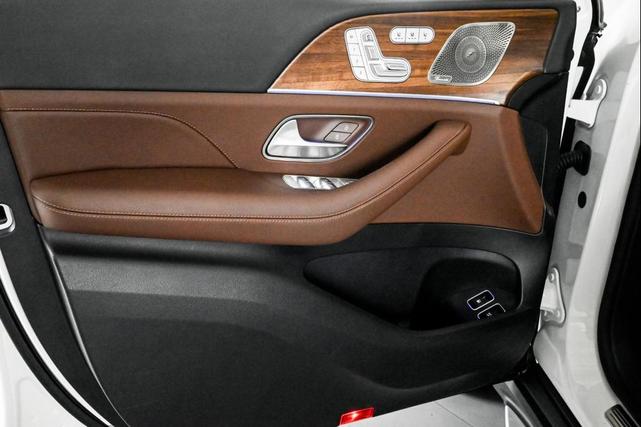 Photo of 2025 Polar White Mercedes-Benz GLE 450e