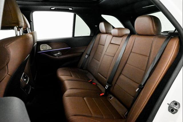 Photo of 2025 Polar White Mercedes-Benz GLE 450e