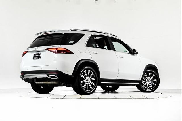 Photo of 2025 Polar White Mercedes-Benz GLE 450e
