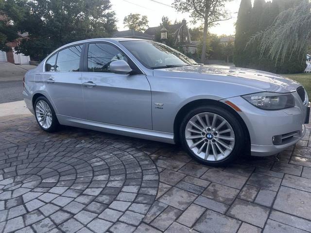 Photo of 2011 Silver BMW 335