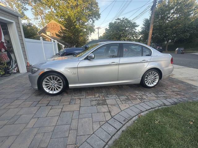 Photo of 2011 Silver BMW 335
