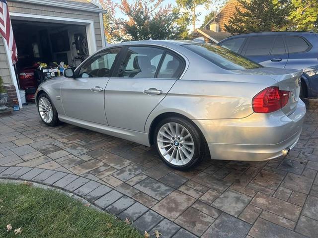 Photo of 2011 Silver BMW 335