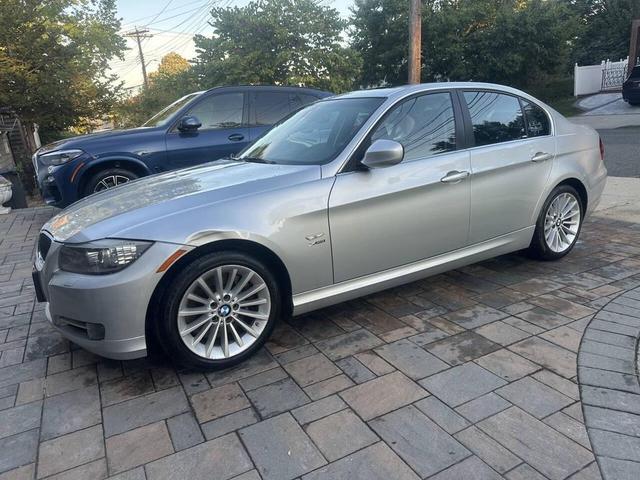Photo of 2011 Silver BMW 335
