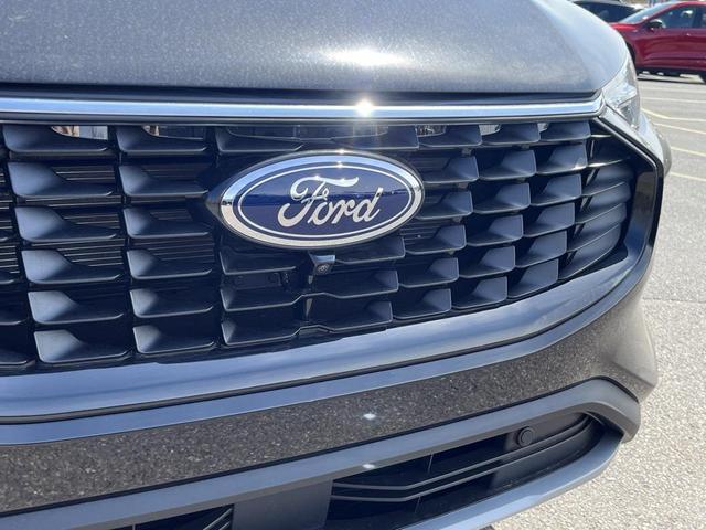 Photo of 2024 Agate Black Metallic Ford Escape