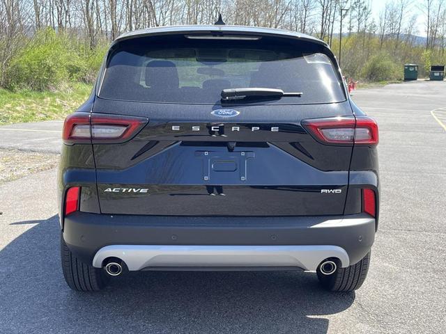 Photo of 2024 Agate Black Metallic Ford Escape