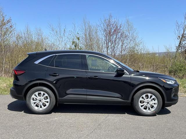 Photo of 2024 Agate Black Metallic Ford Escape