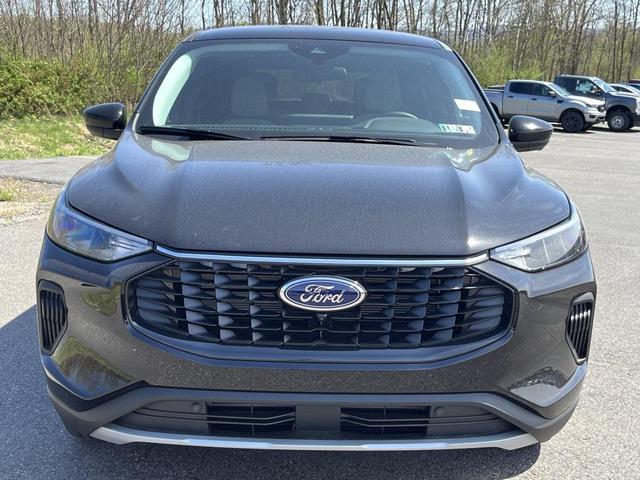 Photo of 2024 Agate Black Metallic Ford Escape